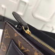 Louis Vuitton Victoire Bag M41731 Black - 4