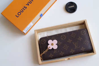 Louis Vuitton Emilie Pink Wallet M64201