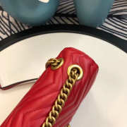 Gucci Marmont matelassé shoulder bag in Red 443497 - 3