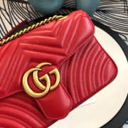 Gucci Marmont matelassé shoulder bag in Red 443497 - 4