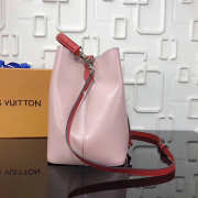 Louis Vuitton Lockme Bucket EPI Leather in Pink - 5