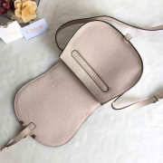 Chloe original calfskin crossbody saddle bag in Beige - 3