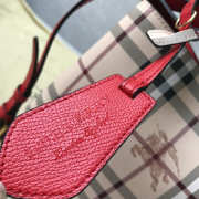 Burberry Haymarket Bucket bag in Red - 3