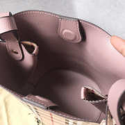 Burberry Haymarket Bucket bag in Pink - 3