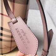 Burberry Haymarket Bucket bag in Pink - 2