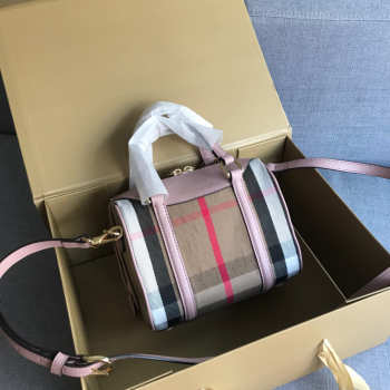 Burberry Original Classic Check bag in Pink