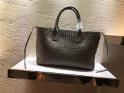 Bottega Veneta sheepskin knitted large shopping bags in Gray - 1