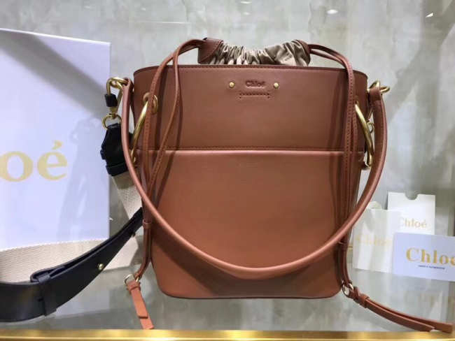 Chloe large roy bucket bag in Brown - 1