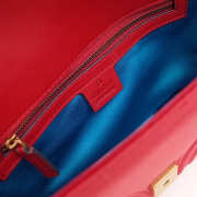 Gucci Marmont velvet Medium shoulder bag in Red - 6