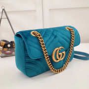 Gucci Marmont velvet small shoulder bag in Blue - 3