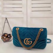 Gucci Marmont velvet Medium shoulder bag in Blue - 1