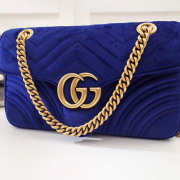 Gucci Marmont velvet Medium shoulder bag in Dark Blue - 2