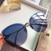 CHANEL Polarized and anti-ultraviolet radiation sunglasses - 2