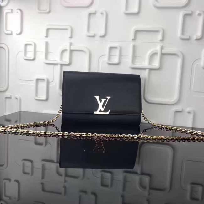 Louis Vuitton Pochette GM Crossbody Shoulder Bag M51631  - 1