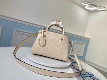 Louis Vuitton Montaigne BB M4431 Beige