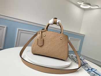 Louis Vuitton Montaigne BB M4431 Apricot