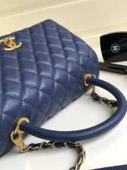 Chanel Coco Handle Gold Caviar Blue 28 cm - 5