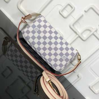 Louis Vuitton POCHETTE ACCESSOIRES