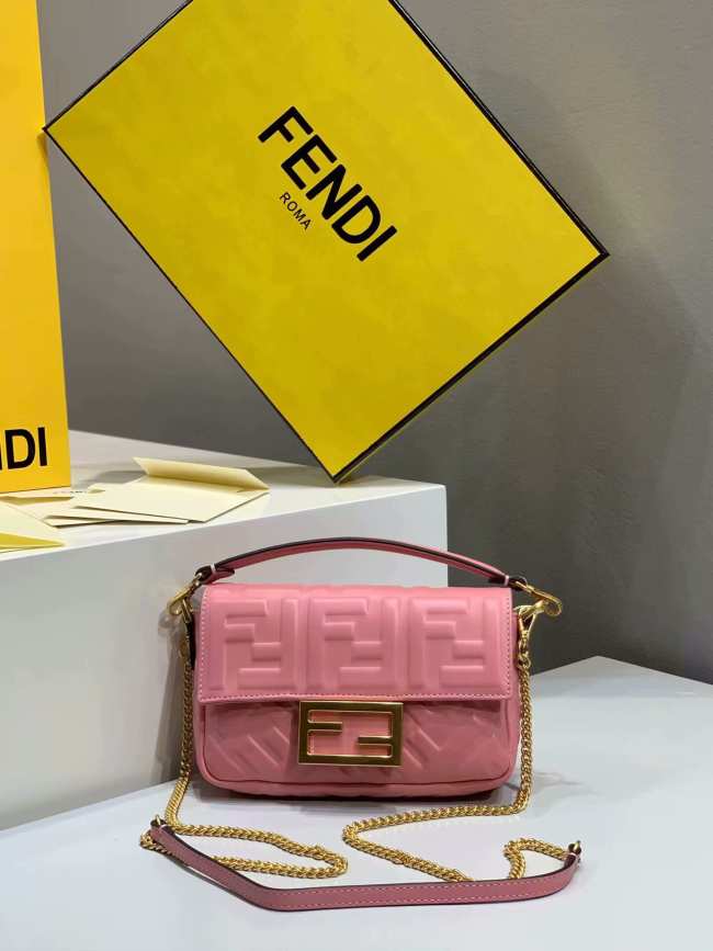 Fendi Mini Baguette Pink 18cm - 1