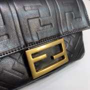 Fendi Mini Baguette Black 18cm - 4