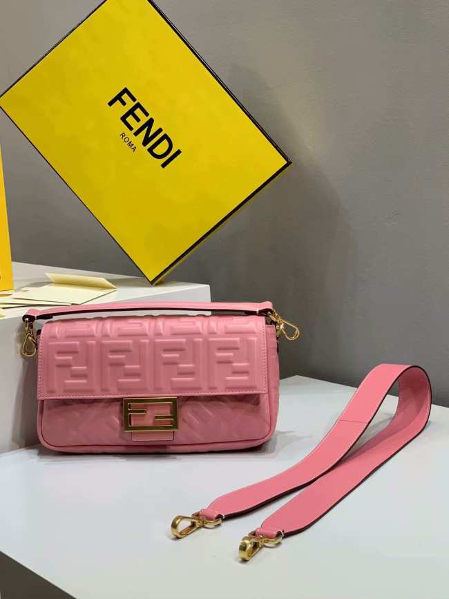 Fendi Medium Baguette Pink 26cm - 1