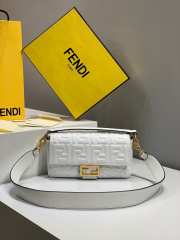 Fendi Medium Baguette White 26cm - 1