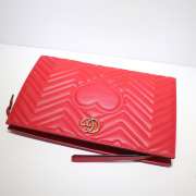 Gucci Women GG Marmont matelassé clutch Red 448450 - 6