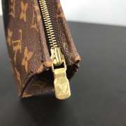 LV TOILETRY POUCH Monogram M47546 15cm - 4