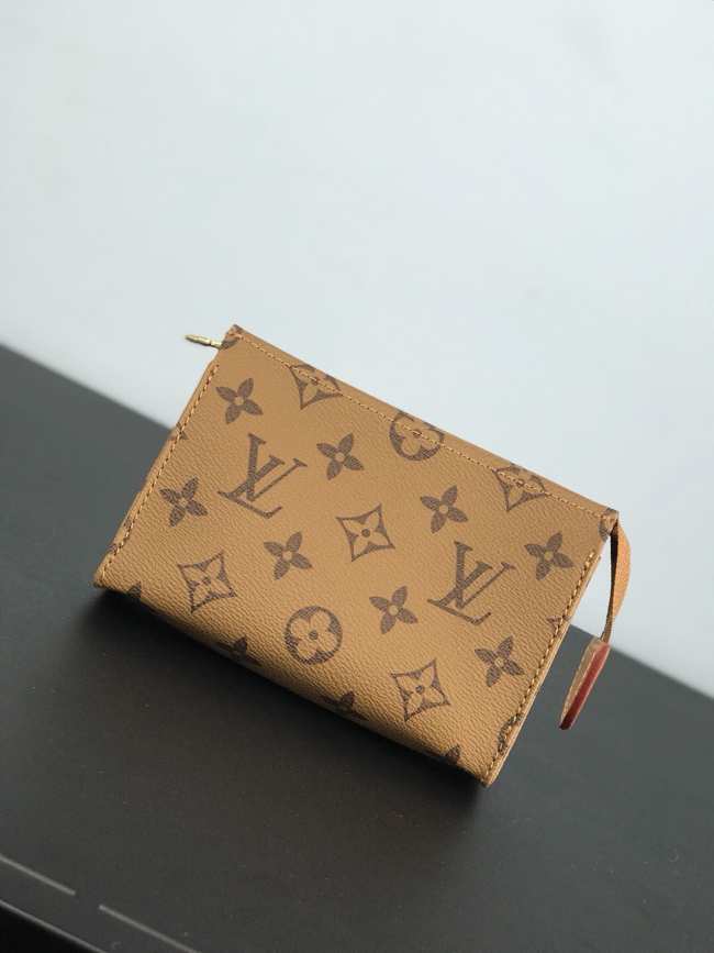 LV TOILETRY POUCH Monogram 15cm - 1