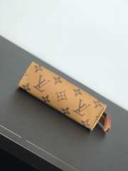 LV TOILETRY POUCH Monogram 15cm - 2