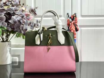 City Steamer Medium handbag M55062 01