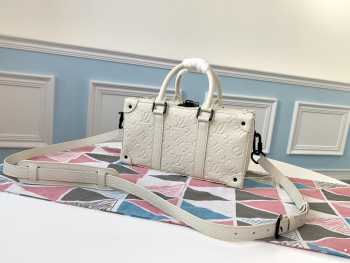 LV M44483 White full leather Runway bags