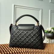 LV Capucines Monogram handbag 31CM Black - 2