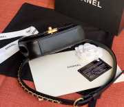 Chanel 19 Lambskin Waist Bag Black 17cm - 6