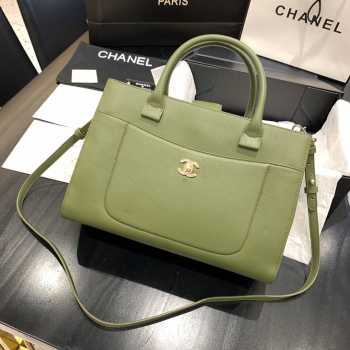 CHANEL Neo Executive Tote A69930 33cm