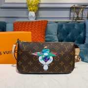 LV POCHETTE ACCESSOIRES 02 - 1