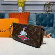 LV POCHETTE ACCESSOIRES 03 - 4