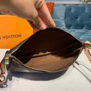 LV POCHETTE ACCESSOIRES 04 - 2