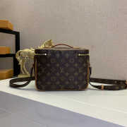 Louis Vuitton Monogram Cosmetic Bag M44937 002 - 2