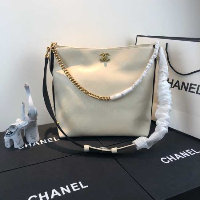 Chanel Hobo Handbag A57573 white 29cm - 1