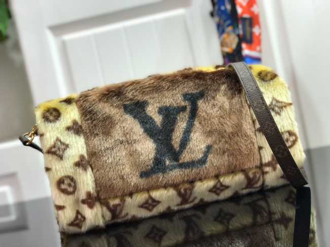 Louis Vuitton Monogram Mink M76094 - 1