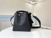 Louis Vuitton Muria Mahina Handbags M55801 black - 4