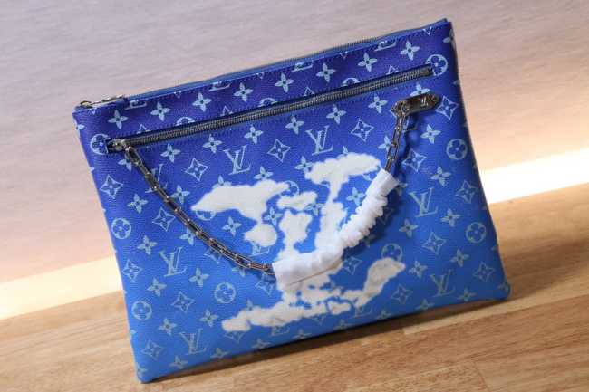 Louis Vuitton M45480 Pochette Voyage - 1