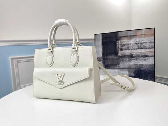 Louis Vuitton Lockme Tote M55845 White - 1