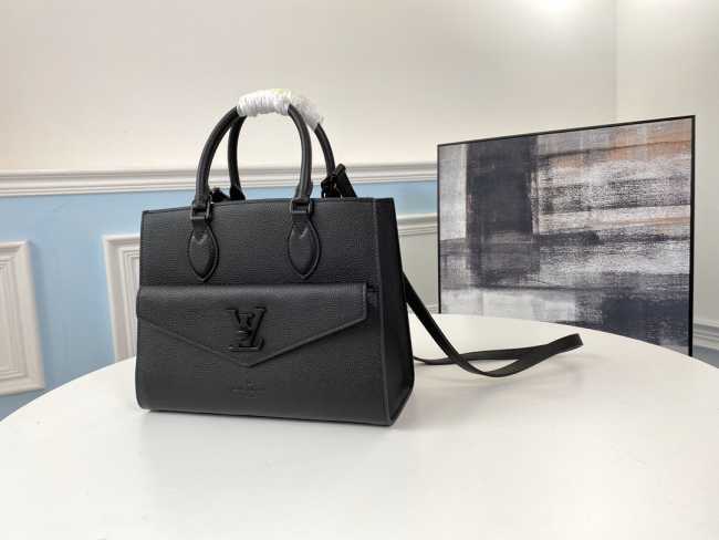 Louis Vuitton Lockme Tote M55845 Black - 1