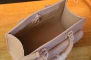 Louis Vuitton Lockme Tote pink 15.5cm  - 2