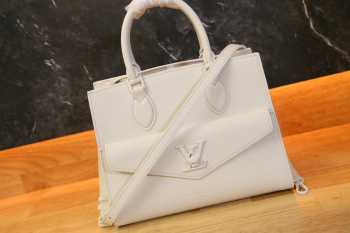 Louis Vuitton Lockme Tote white 15.5cm