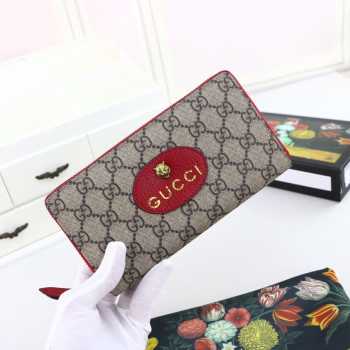 Gucci Vintage GG Supreme Wallet Red