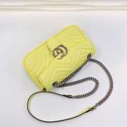 Gucci Marmont matelassé shoulder bag 26cm yellow - 5