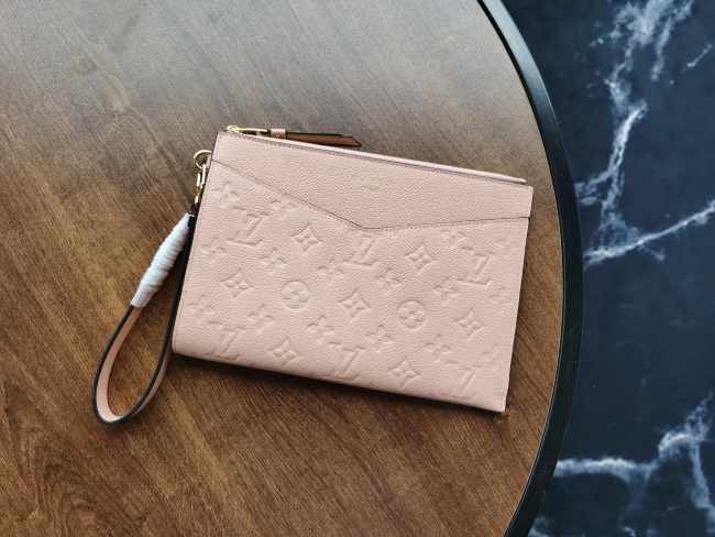 LV POCHETTE MÉLANIE MM - 1